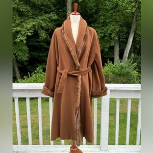 Cinzia Rocca  Vintage Women’s Belted Brown Wool Coat With Fur details.‎